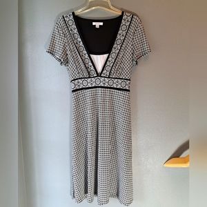 Dress Barn - Black and Off White Patterned Cap Sleeve Midi A-line Dress, Size 8